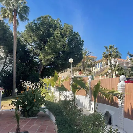Casa Flora - Costa - Andalusie Bed & Breakfast 3*