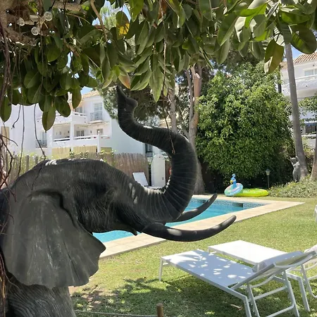 Casa Flora - Costa - Andalusie Bed & Breakfast 3*